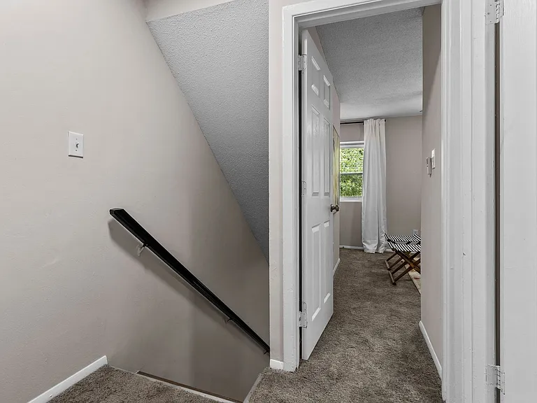 300 E McPherson Dr — Photo 6