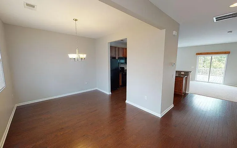 9073 Parlor Dr — Photo 1