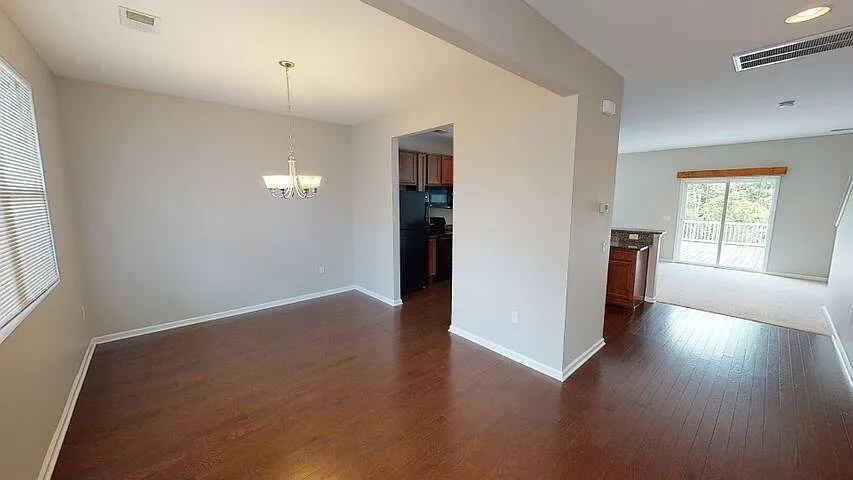 9073 Parlor Dr