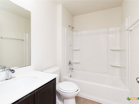 5th image of 1219 Cozy Creek Dr
