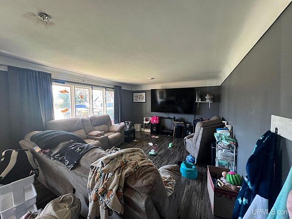 5th image of 1644 S Park St