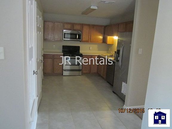 4th image of 204 Janelle Dr APT B