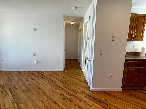 4th image of 61 Canton Ct #1