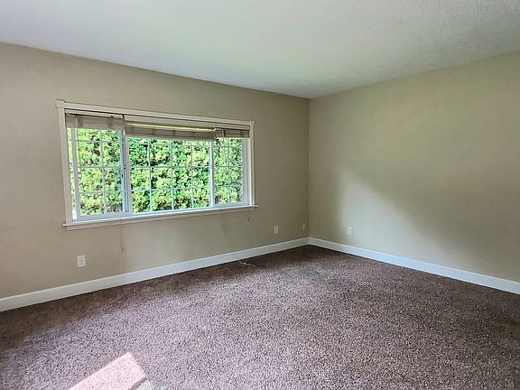 4th image of 28301 NE 65th Ave
