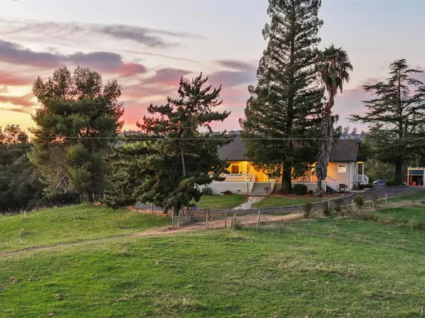 2857 Moonshine Ln, Loomis, CA 95650