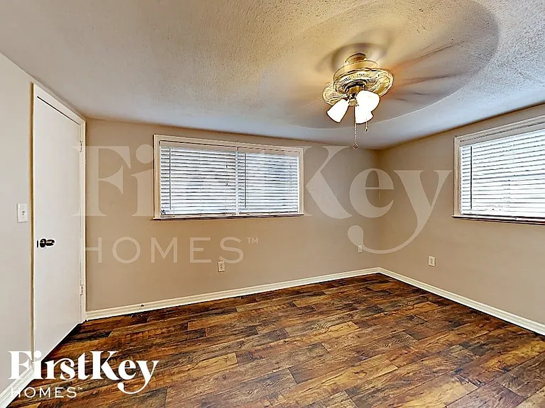 9220 Lido Ln — Photo 12