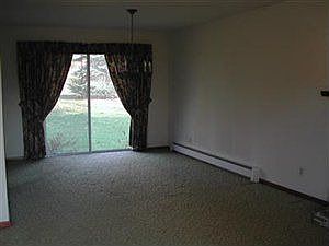 3rd image of 636 Shady Ln NE