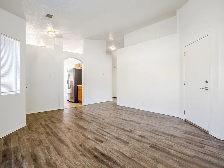 4705 Chow Ct NE — Photo 10