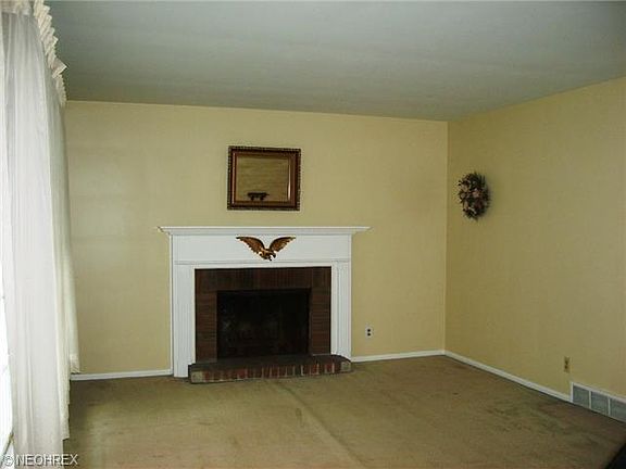 4th image of 1660 Bancroft St