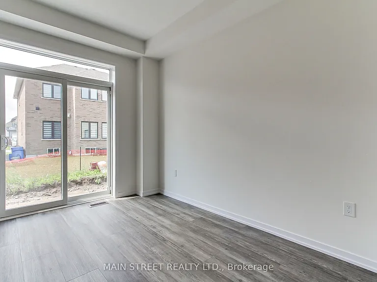 12 Donald Ingram Cres — Photo 19