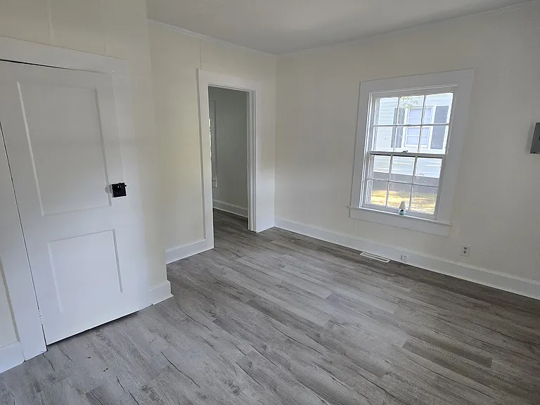 166 Kingsville Rd — Photo 3