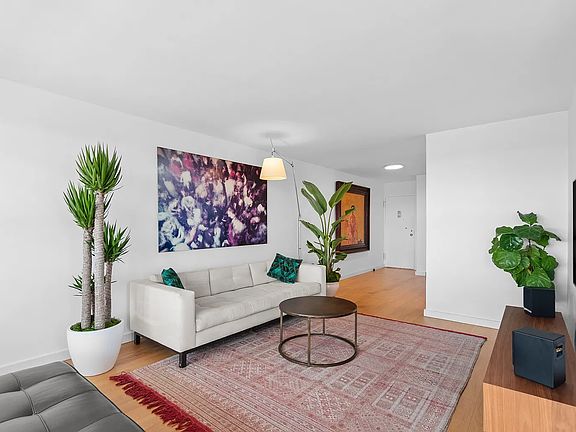 5th image of 268 E Broadway APT A2006