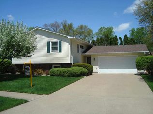 5311 17th Ave, Moline, IL 61265