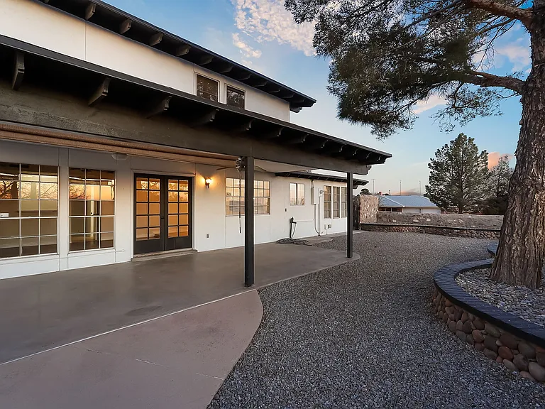 6637 Mariposa Dr — Photo 20