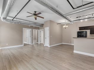 400 N Main St APT 405, Davenport, IA 52801