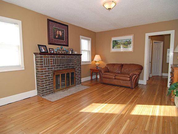 4th image of 3015 Knox Ave N