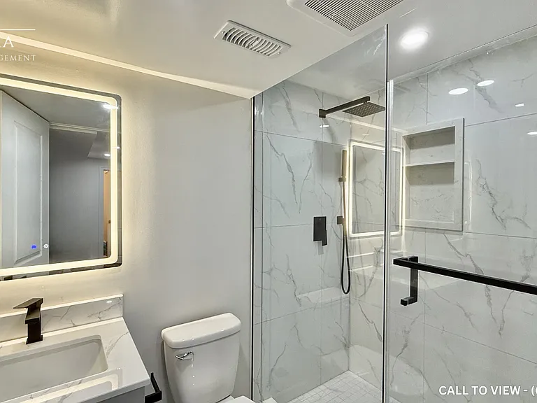 48 Temple West Cres #2 — Photo 7