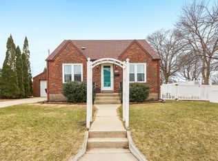 1703 East Norwich AVENUE, Saint Francis, WI 53235