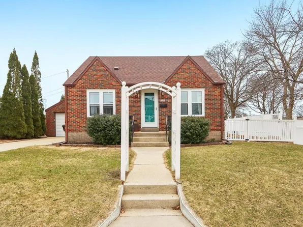 1703 East Norwich AVENUE, Saint Francis, WI 53235