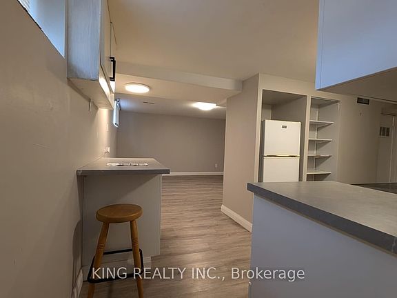4th image of 81 Josephine St #2