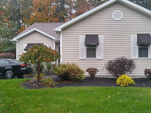 3rd image of 20 Woodthrush Ct