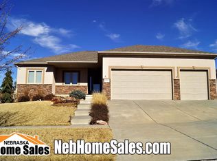 6120 Eureka Dr, Lincoln, NE 68516