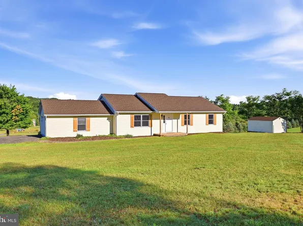 312 Fruit Orchard Dr, Capon Bridge, WV 26711