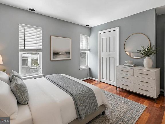 5th image of 4648 Mansion St