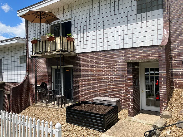 2635 Center St — Photo 9