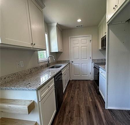 4th image of 50 Charlies Way
