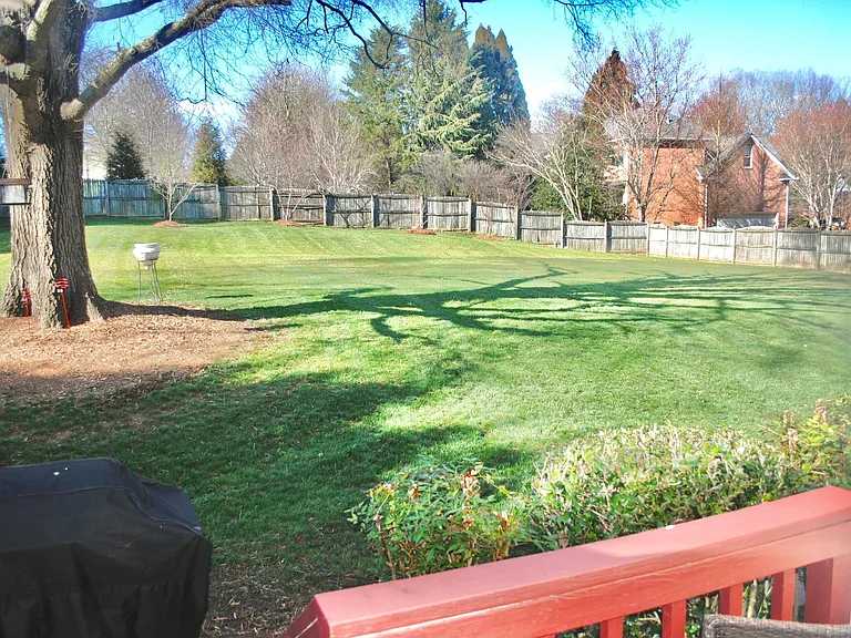 674 Millswood Dr — Photo 2