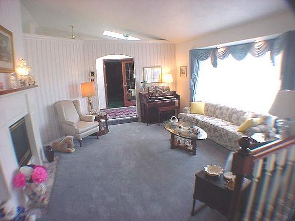 3rd image of 14515 E Crystal Ln #5