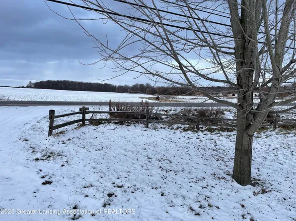 48625 E Clark Rd, Bath, MI 48808