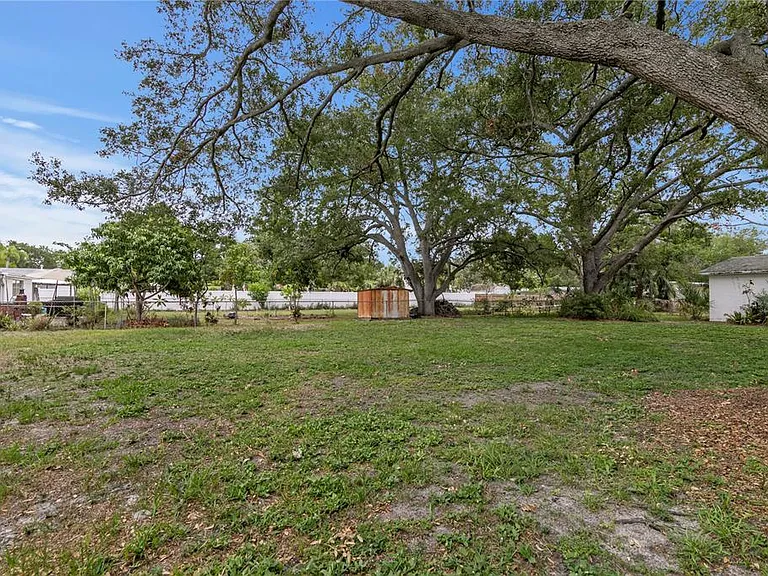 2910 W Price Ave — Photo 25