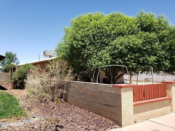 5th image of 712 Henderson St