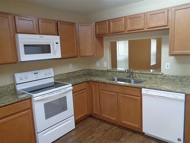 15403 Quail Woods Pl — Photo 7