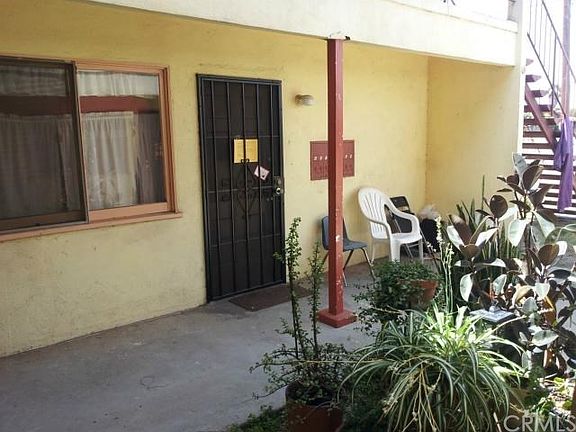 3rd image of 13622 Avalon Blvd