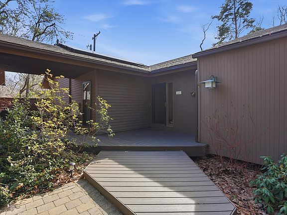 2nd image of 3635 Fox Hunt Dr
