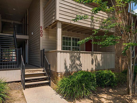 3rd image of 910 Chapel Creek Dr #910