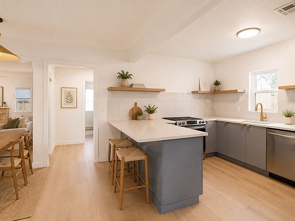 4th image of 4637 N 8th Pl #1