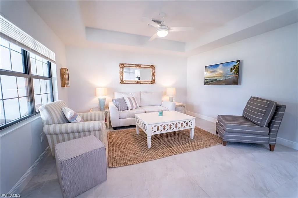3 bed, 2.0 bath, 1228 sqft, $2,600 — Photo 3
