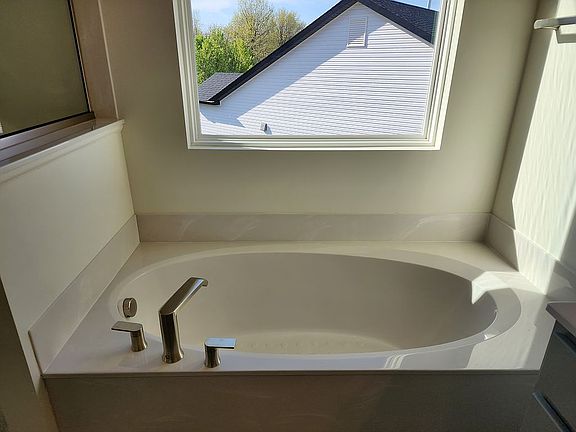 2nd image of 1569 Westlake Cir