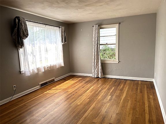 4th image of 5 Kane Ave
