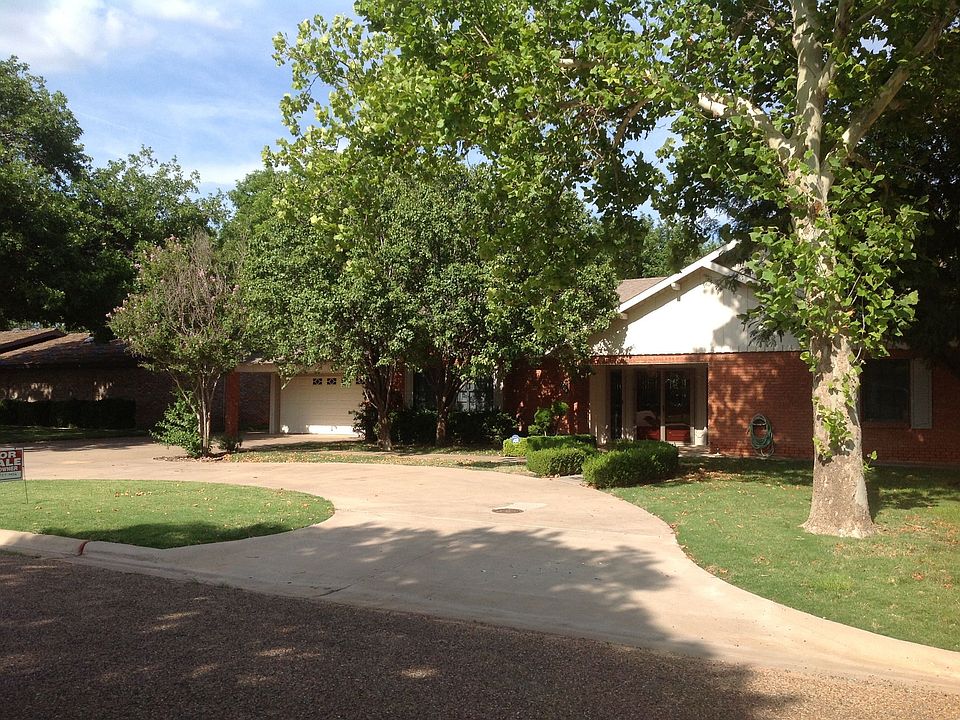 Big trees with landscaping