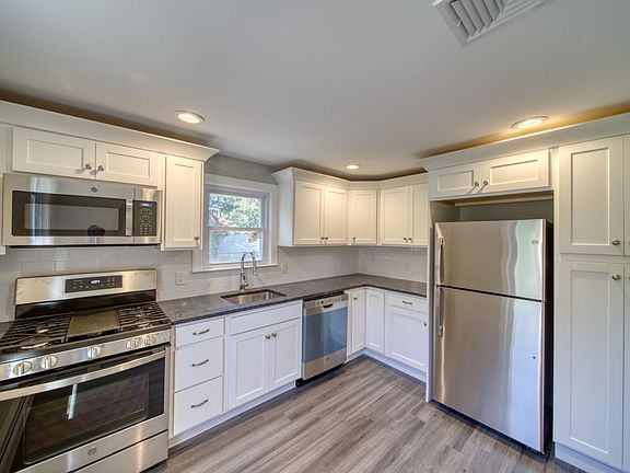 2nd image of 482 Kinderkamack Rd #2
