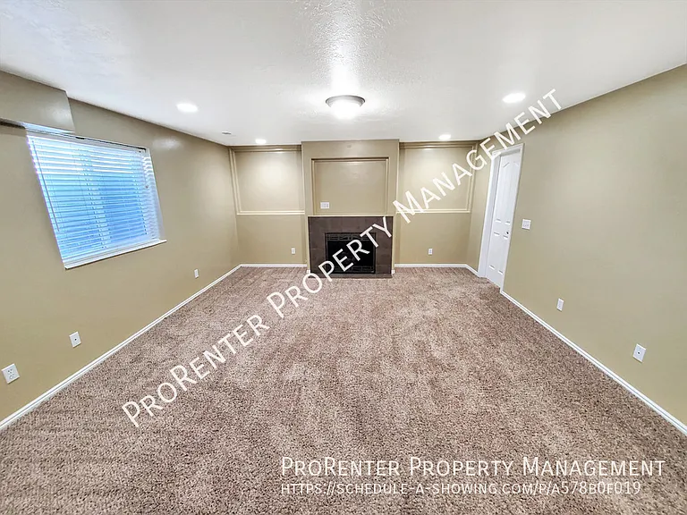 1488 Earl Cir — Photo 20
