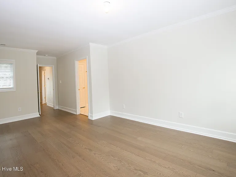 131 Racquet Ln — Photo 46
