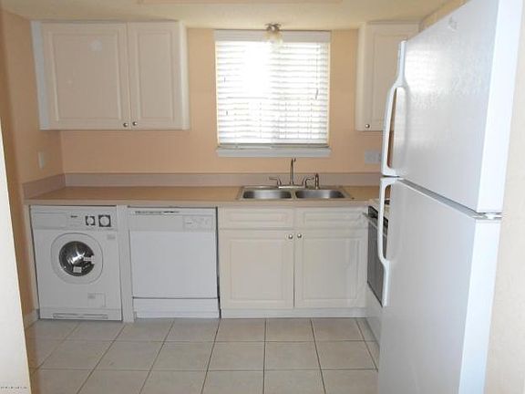 5th image of 3913 Mission Dr Unit 3