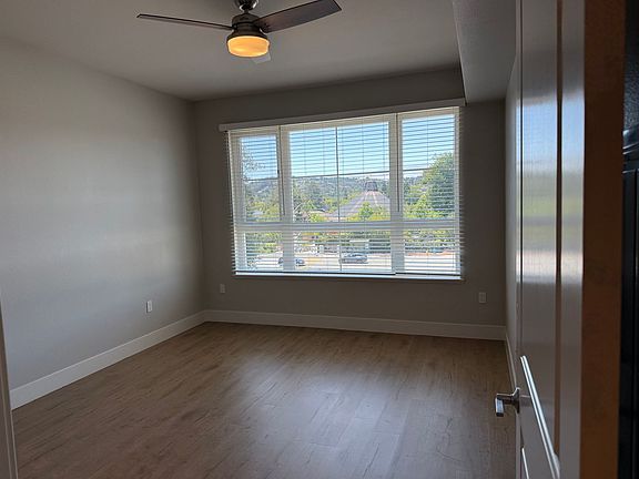 5th image of 19 9th Ave Unit 411