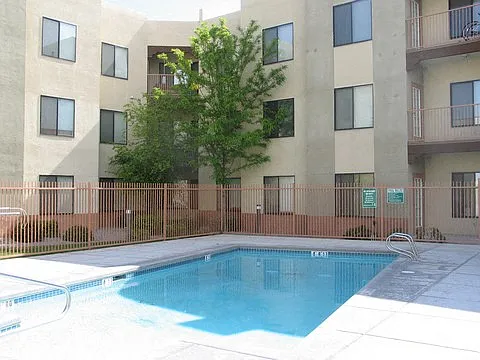 Casa de Sierra Senior Apartments — Photo 8
